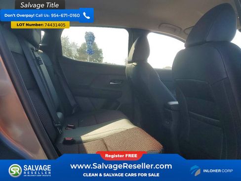 Used 2025 Nissan Kicks SR FWD image 15