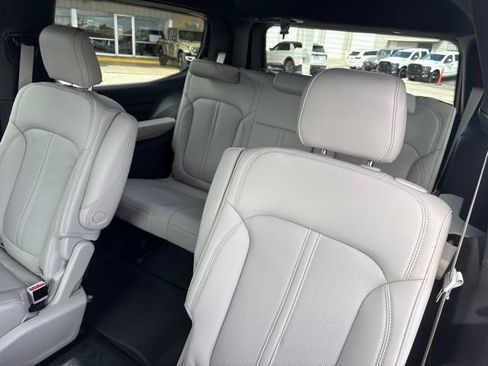 New 2026 Jeep Grand Wagoneer 2WD image 14