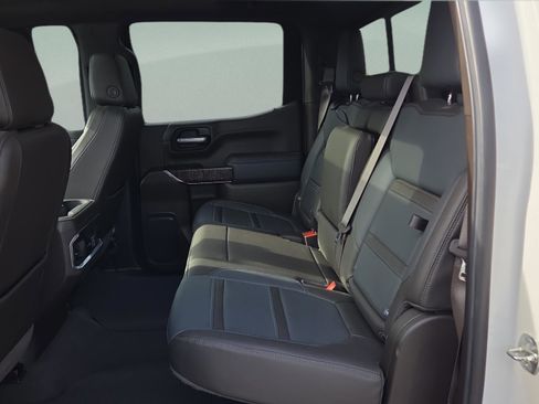 Used 2022 GMC Sierra 1500 Denali w/ Denali Reserve Package AWD/4WD image 10