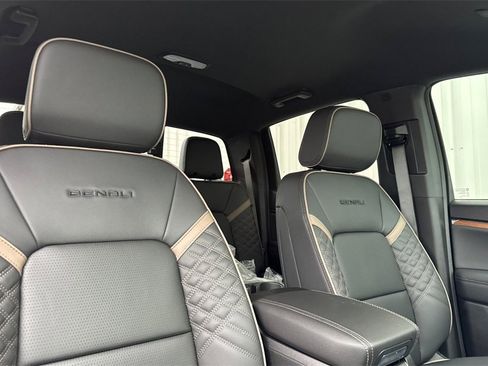 New 2026 GMC Canyon Denali image 14
