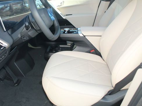 New 2026 BMW iX xDrive45 w/ Premium Package image 18