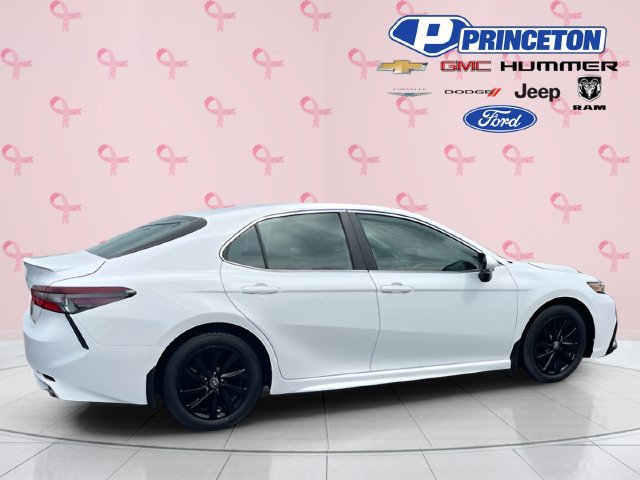 Used 2024 Toyota Camry SE FWD image 8