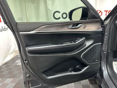 Used 2022 Jeep Grand Cherokee Limited 4xe image 21