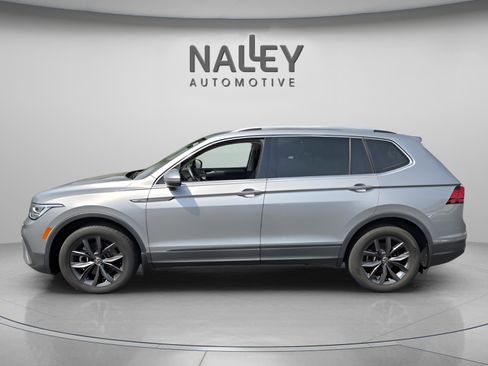 Used 2022 Volkswagen Tiguan SE image 2