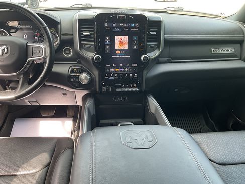 Used 2024 RAM 1500 Laramie AWD/4WD image 12