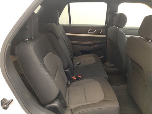 Used 2017 Ford Explorer XLT w/ Equipment Group 201A FWD image 19
