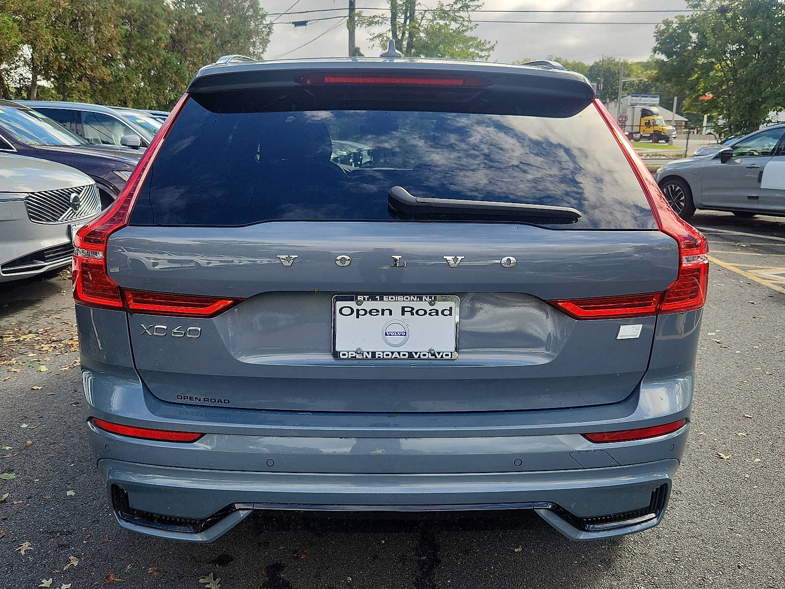 Certified 2024 Volvo XC60 T8 Plus w/ Climate Package AWD/4WD image 5