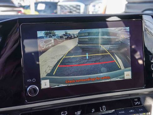 Used 2025 Toyota Camry SE image 22