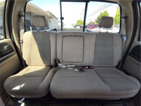 Used 2005 Ford F250 XL RWD image 8