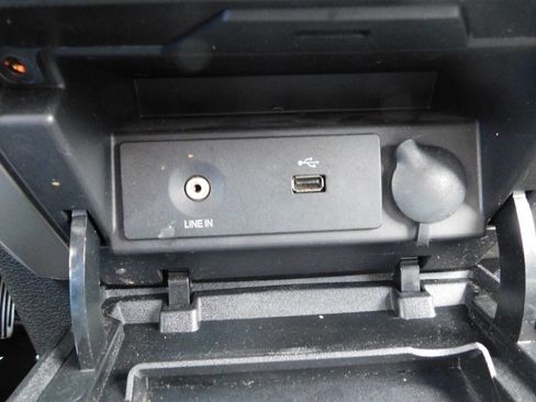 Used 2013 Ford F150 XLT w/ XLT Chrome Pkg image 14