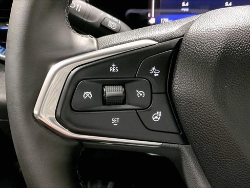 Used 2025 Chevrolet Trax LT w/ LT Convenience Package image 18