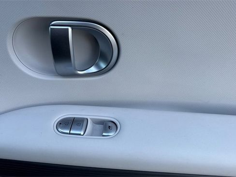 Used 2024 Hyundai Ioniq 5 SEL image 21