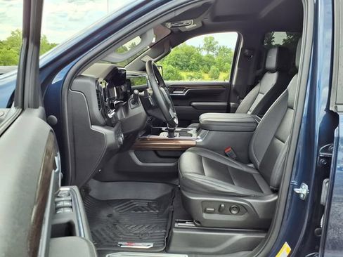 Used 2023 Chevrolet Silverado 1500 LT Trail Boss w/ LT Trail Boss Premium Package AWD/4WD image 39
