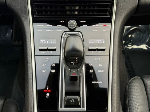 Used 2019 Porsche Panamera 4 image 34