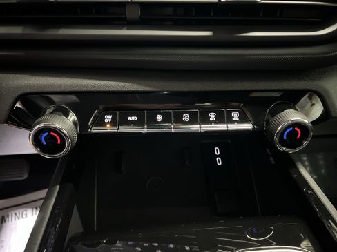 Certified 2025 Chevrolet Silverado EV LT AWD/4WD image 20