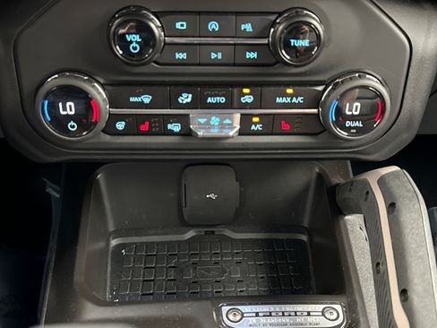 Used 2024 Ford Bronco Outer Banks AWD/4WD image 17