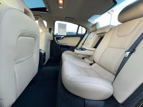 Used 2018 Volvo S60 T5 Inscription Platinum w/ Climate Package image 21