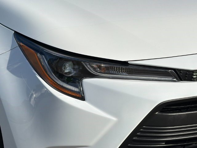 Used 2026 Toyota Corolla LE FWD image 28