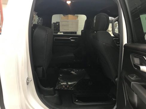 New 2026 RAM 1500 4x4 Crew Cab image 37