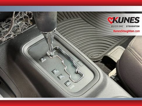 Used 2013 Jeep Wrangler Sahara w/ Dual Top Group AWD/4WD image 28