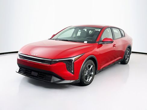 Used 2025 Kia K4 FWD image 3