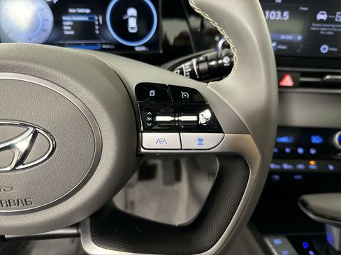 Used 2022 Hyundai Elantra SEL w/ Convenience + Premium Package image 14