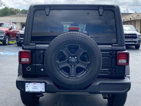 Used 2019 Jeep Wrangler Unlimited Sport S AWD/4WD image 4