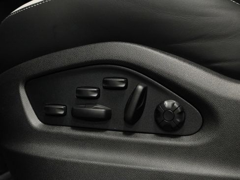 New 2026 Porsche Cayenne Coupe AWD/4WD image 35