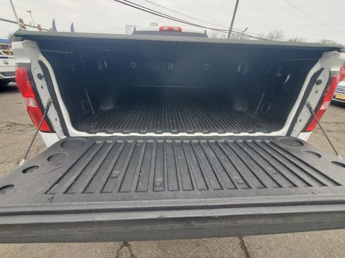 Used 2015 RAM 2500 Tradesman w/ Chrome Appearance Group image 5