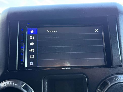 Used 2017 Jeep Wrangler Unlimited Sport image 29