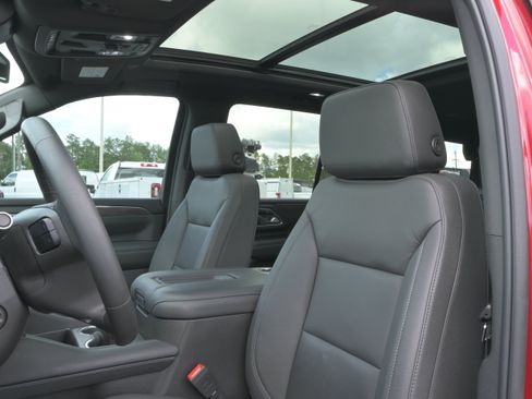 Used 2023 Chevrolet Tahoe Z71 w/ Luxury Package AWD/4WD image 9