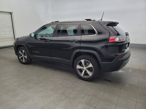 Used 2019 Jeep Cherokee Limited image 3