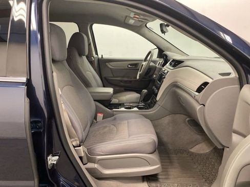 Used 2017 Chevrolet Traverse LT image 22