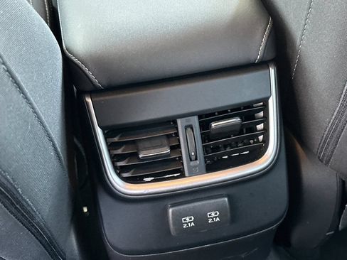 Used 2022 Subaru Outback Premium AWD/4WD image 13