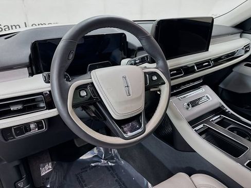 Used 2025 Lincoln Aviator Reserve w/ Equipment Group 201A AWD/4WD image 9