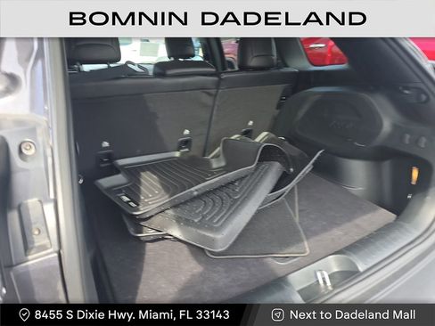 Used 2022 Jeep Cherokee Limited image 10