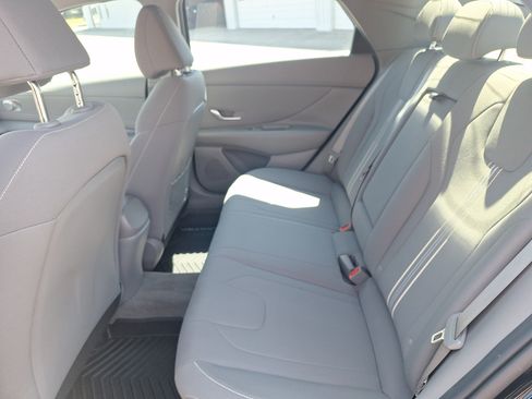 Used 2021 Hyundai Elantra SEL w/ Convenience + Premium Package FWD image 12