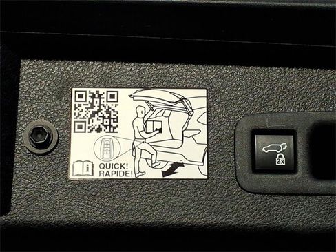 Used 2024 Toyota Sienna XLE image 7