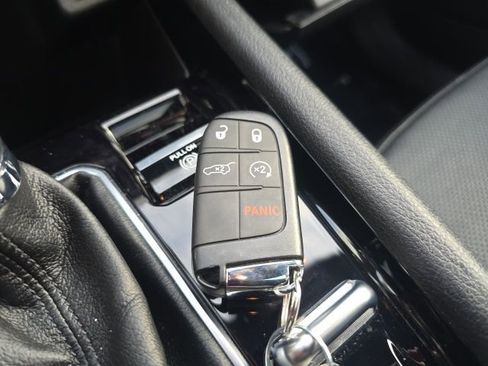 Certified 2025 Jeep Compass Limited w/ High Altitude Package image 32