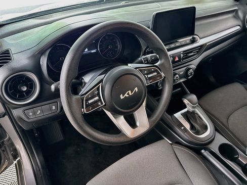 Used 2023 Kia Forte LXS w/ LXS Technology Package FWD image 11