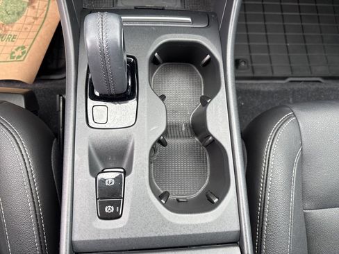 Used 2020 Volvo XC40 T5 Momentum w/ Protection Package Premier image 31