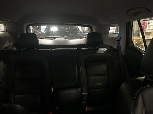 Used 2024 GMC Terrain SLT AWD/4WD image 17