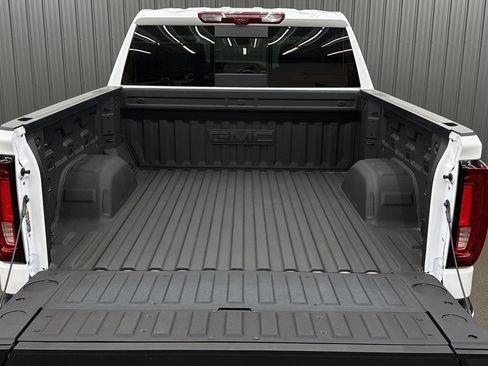Used 2026 GMC Sierra 1500 AT4 w/ AT4 Premium Package AWD/4WD image 17