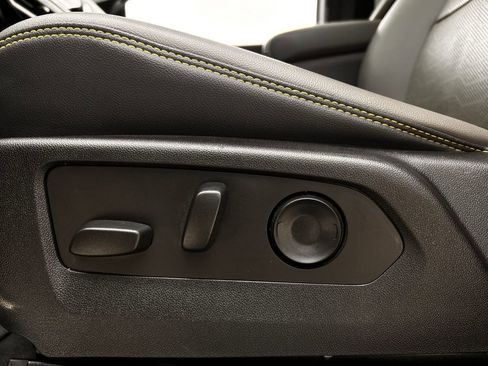 Used 2024 Chevrolet Colorado ZR2 w/ ZR2 Convenience Package III image 32