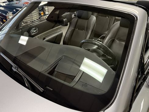 Used 2019 Rolls-Royce Dawn image 29