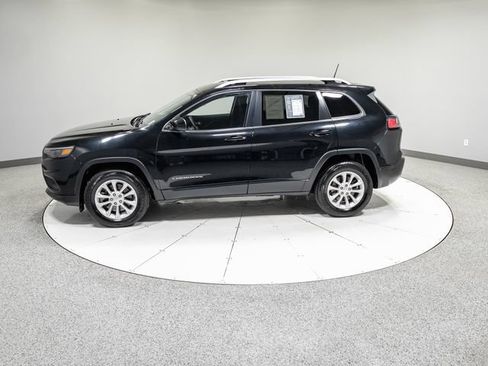 Used 2019 Jeep Cherokee Latitude w/ Popular Appearance Group AWD/4WD image 32