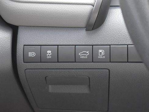 Used 2021 Toyota Camry LE FWD image 17
