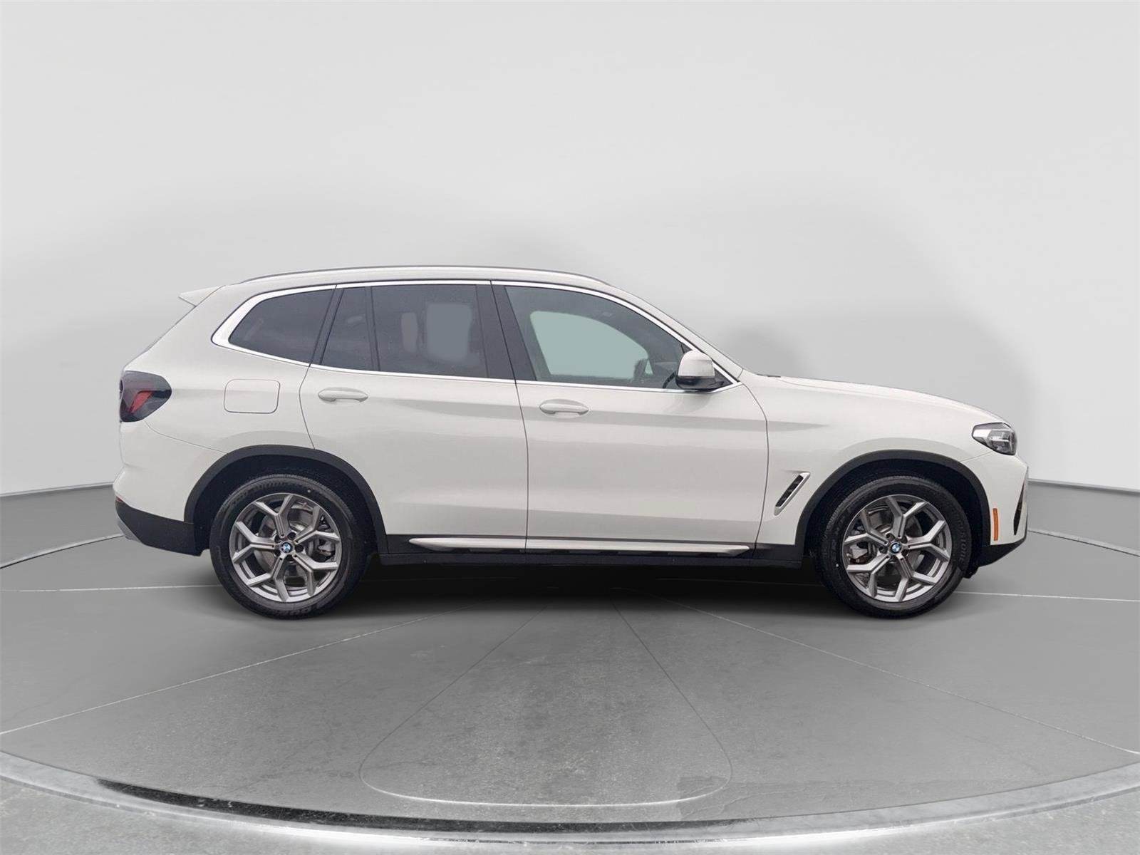 Used 2024 BMW X3 sDrive30i w/ Convenience Package RWD image 6