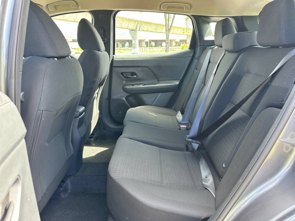 Used 2025 Nissan Kicks S AWD/4WD image 19