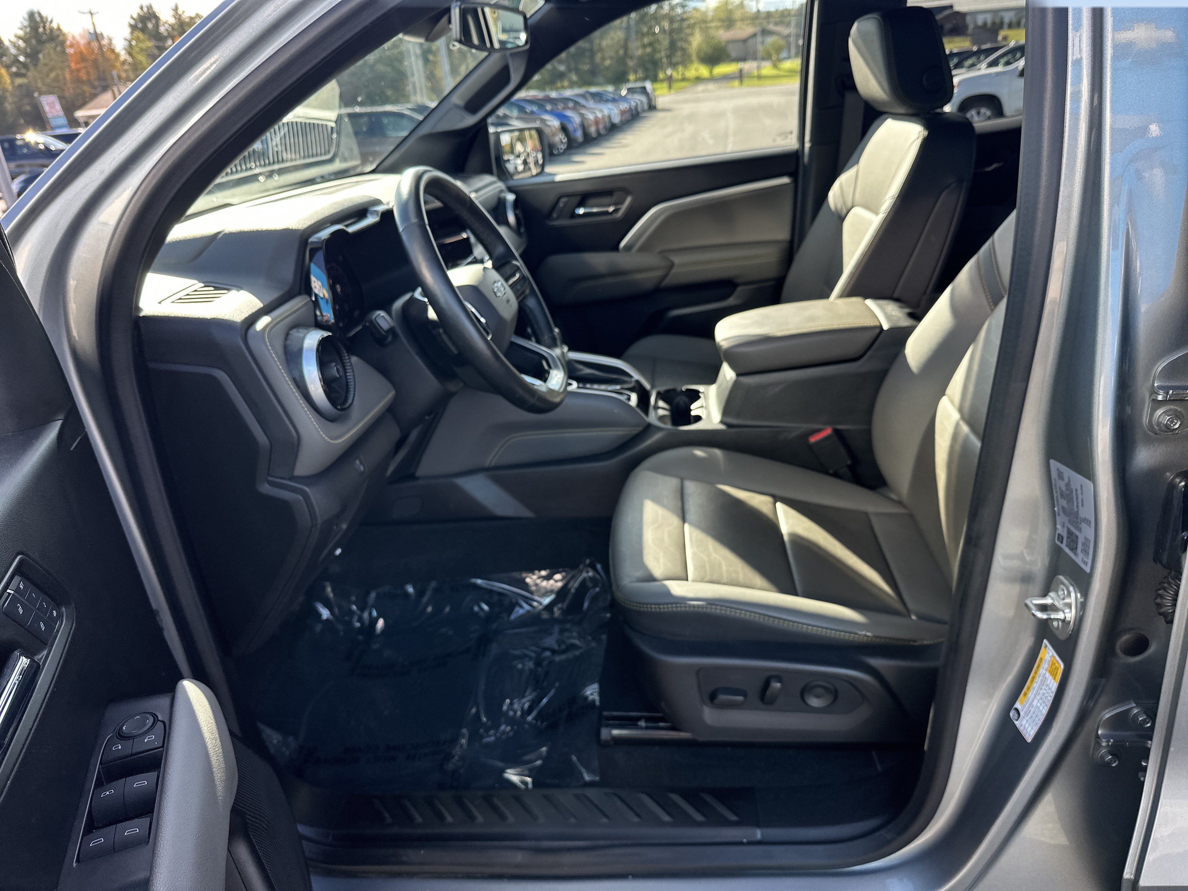 Certified 2024 Chevrolet Colorado ZR2 w/ ZR2 Convenience Package III AWD/4WD image 9
